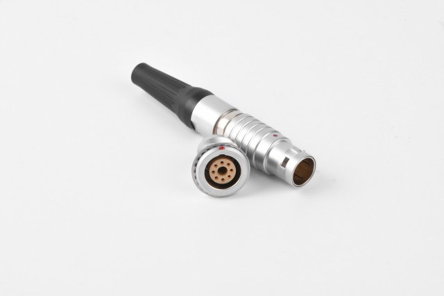 氣電航空連接器設計結(jié)構(gòu)及用途