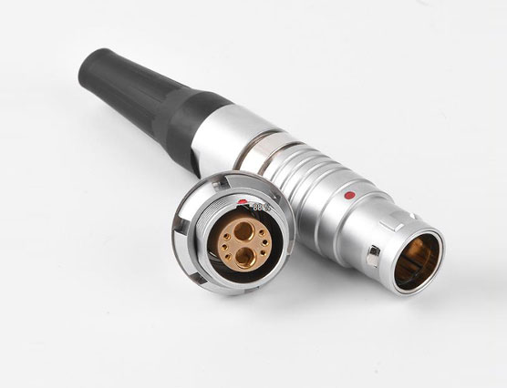 圓形航空連接器的插頭和插座部分的設(shè)計有何特殊之處？