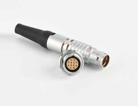 推拉自鎖航空連接器的插頭和插座是否具有自動對準功能？