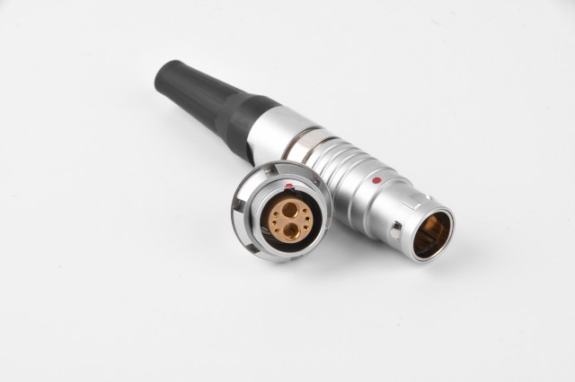 高壓航空插頭與普通航空插頭的區(qū)別